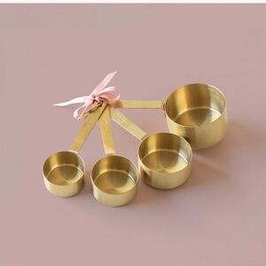 Hobbry for the Jilly Box measuring cups measure bake Jillian Harris